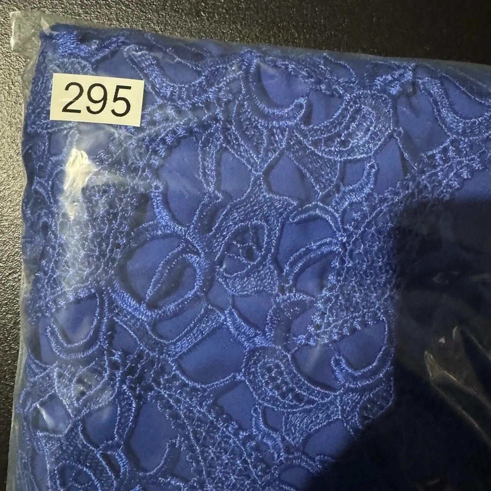 Alice + Olivia Clover Lace Backless Guipure Dress Bodycon in Cobalt Blue/ US 2-4 - Picture 9 of 9